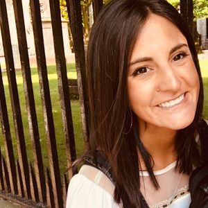 Meet your Posher, Alyssa